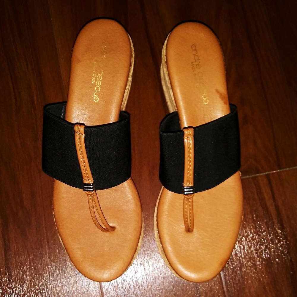 Andre Assous 'Noa' Slide Wedge - Picture 7 of 7